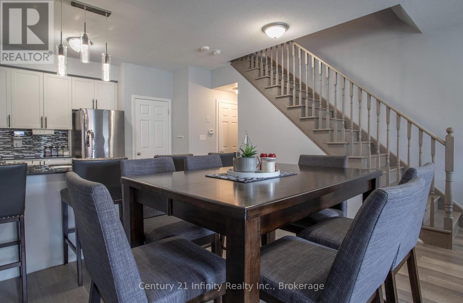 4 Dunsley Way, Whitby, ON photo 8