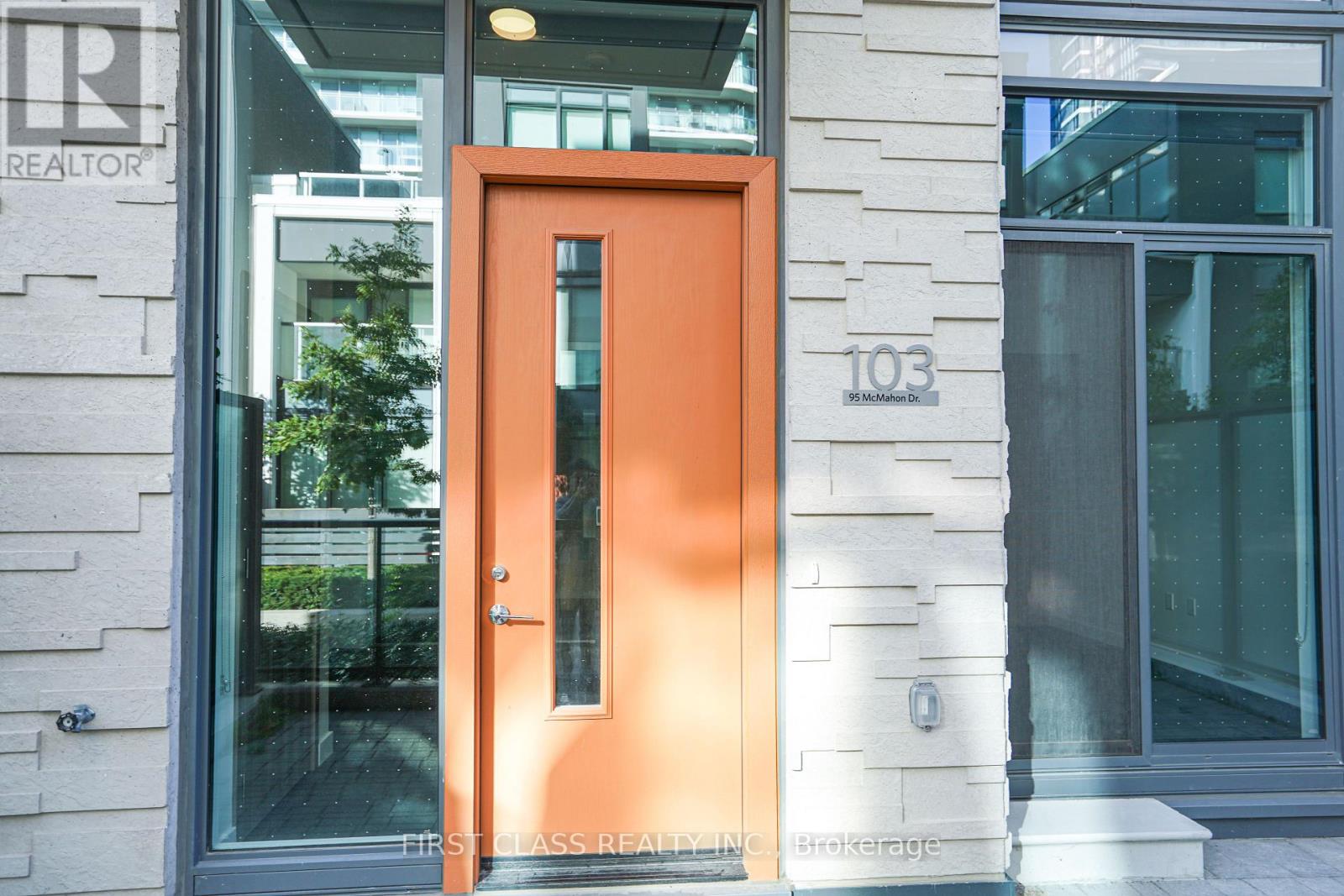 TH103- 95 Mcmahon Drive, Toronto, ON photo 2