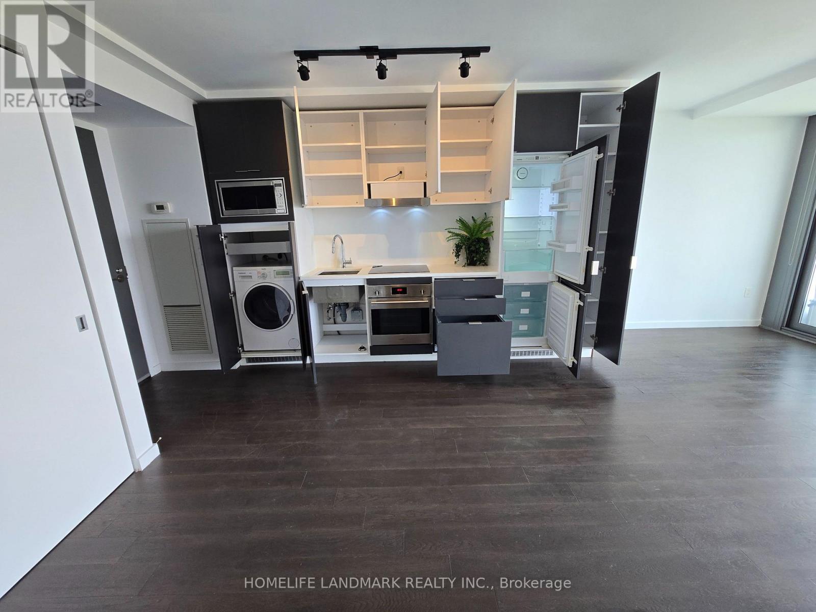 170 Bayview Avenue — photo 11