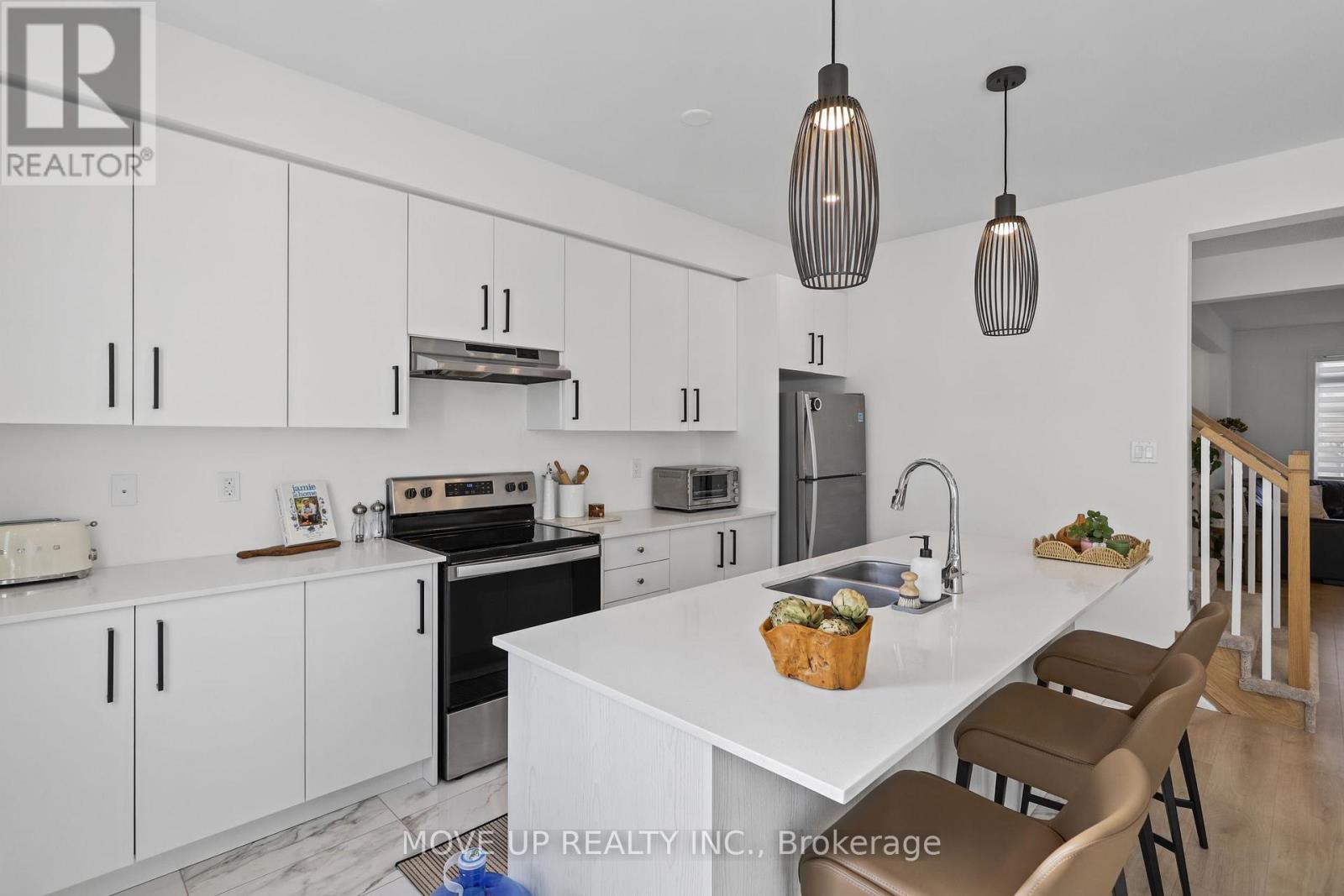 9 Andrew Knowles Lane South, East Gwillimbury, ON photo 10
