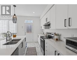 9 Andrew Knowles Lane S, East Gwillimbury, ON L0G1M0 Photo 11