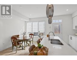 9 Andrew Knowles Lane S, East Gwillimbury, ON L0G1M0 Photo 13