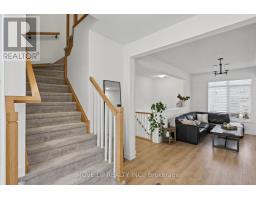 9 Andrew Knowles Lane S, East Gwillimbury, ON L0G1M0 Photo 15