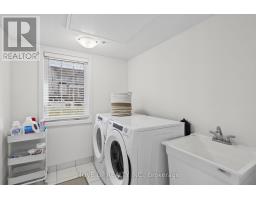 9 Andrew Knowles Lane S, East Gwillimbury, ON L0G1M0 Photo 28
