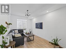 Bedroom 2 - 9 Andrew Knowles Lane S, East Gwillimbury, ON L0G1M0 Photo 6