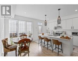 9 Andrew Knowles Lane S, East Gwillimbury, ON L0G1M0 Photo 9