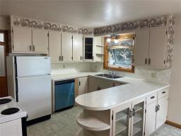 Porch - 121 7th Street, Birtle, MB R0M0C0 Photo 11