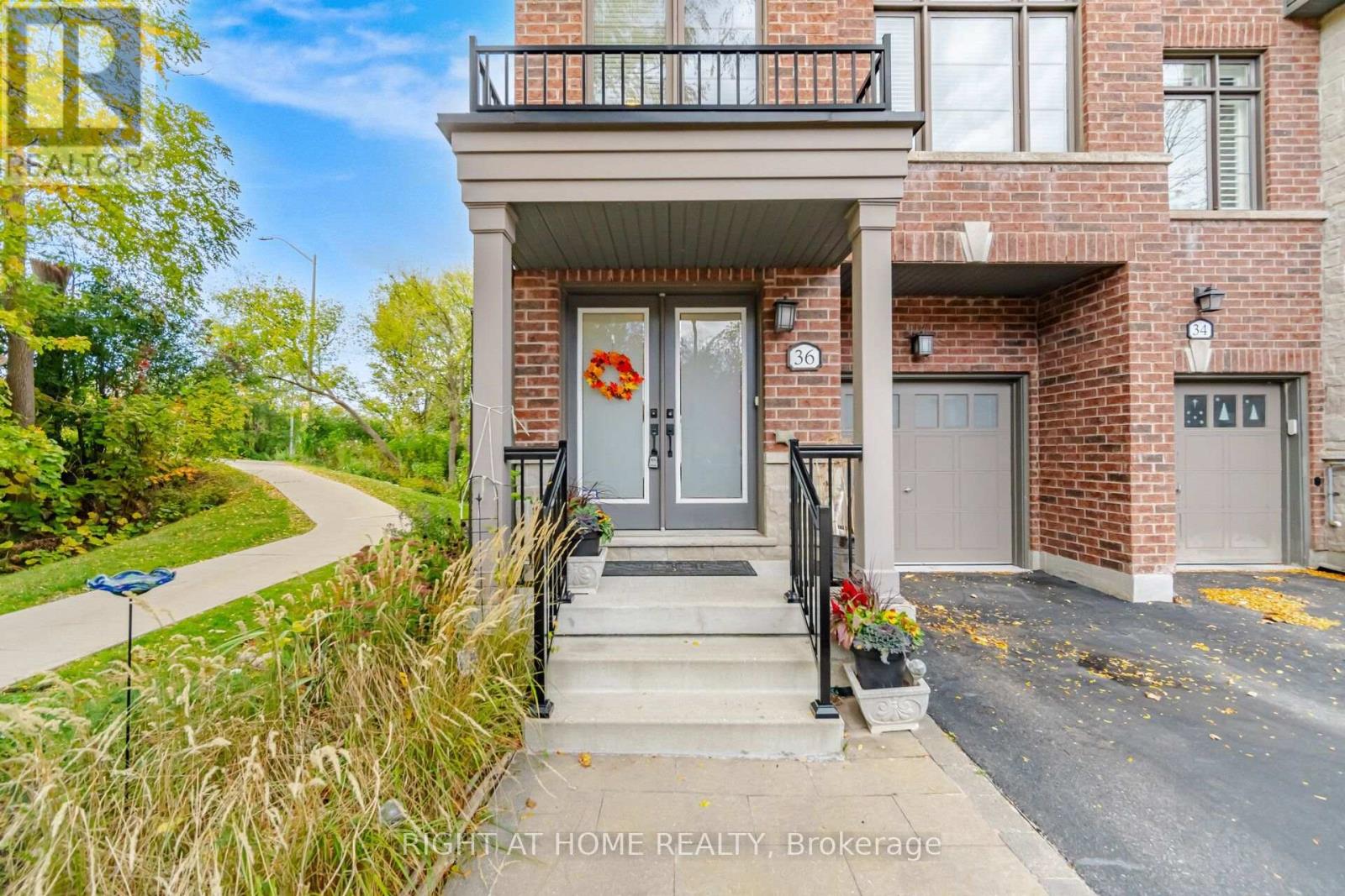 36 Whitehorn Lane, Halton Hills, ON photo 2