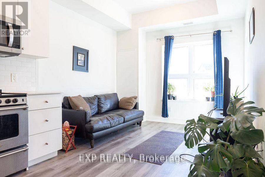 110 Fergus Avenue — photo 7