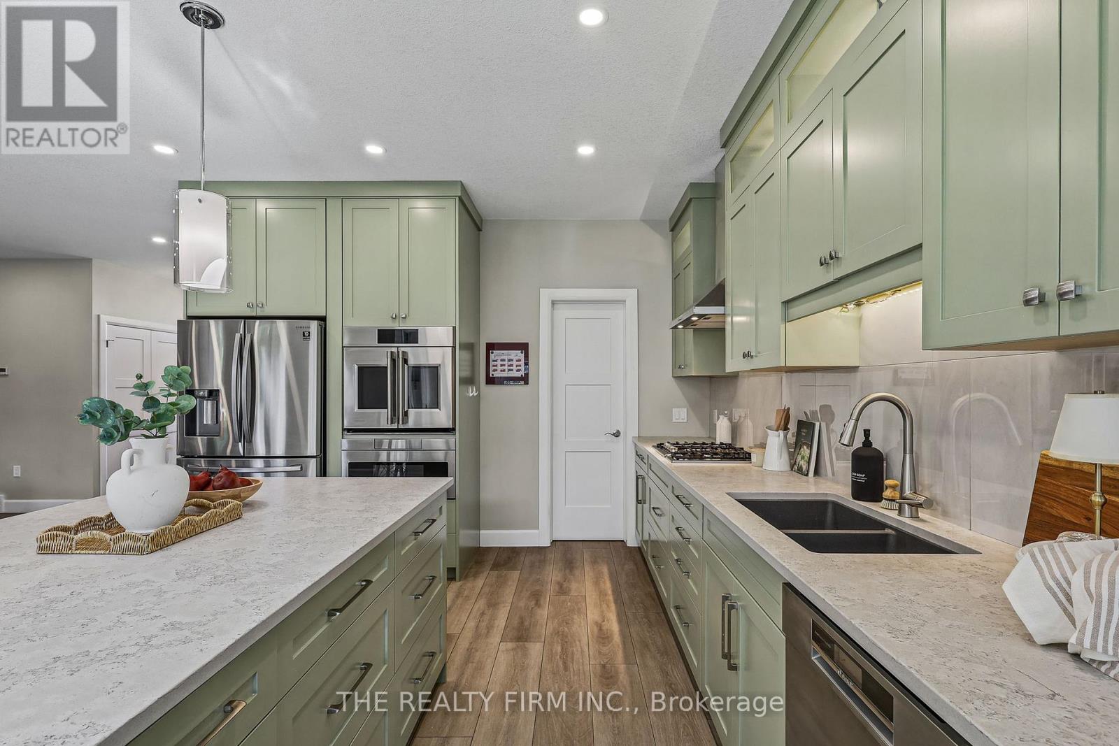 53 Foxborough Place — photo 11