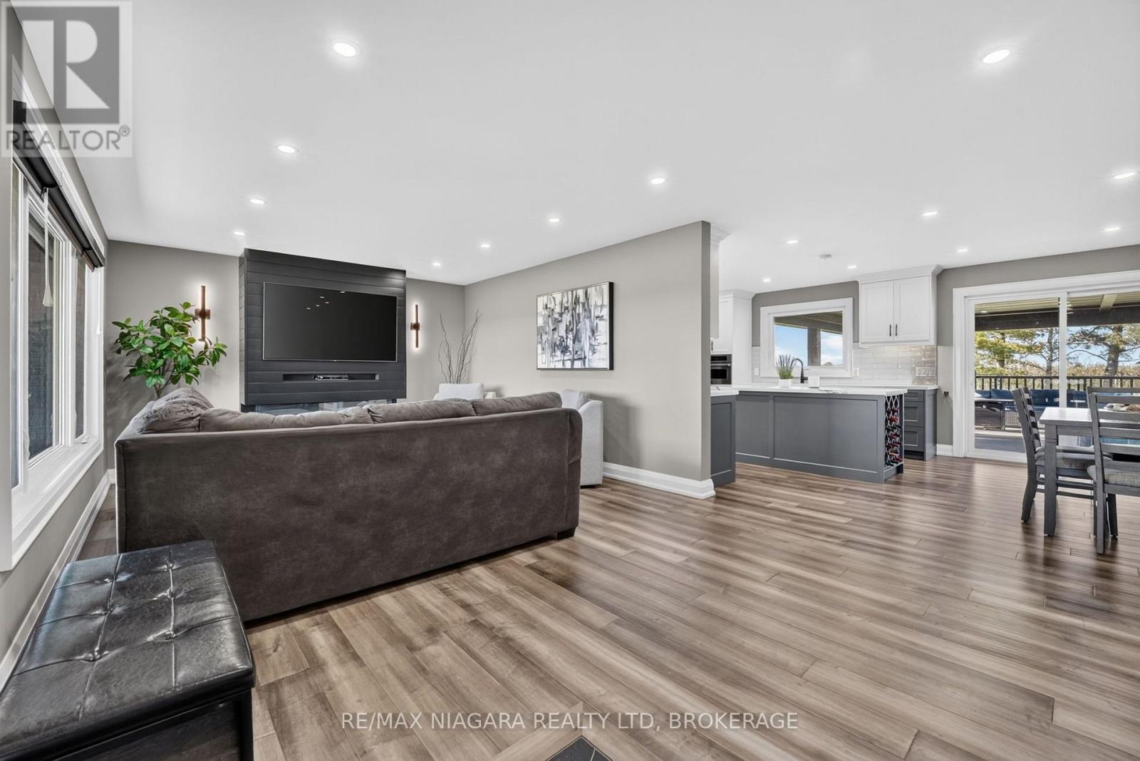 714 Carlton Street — photo 13