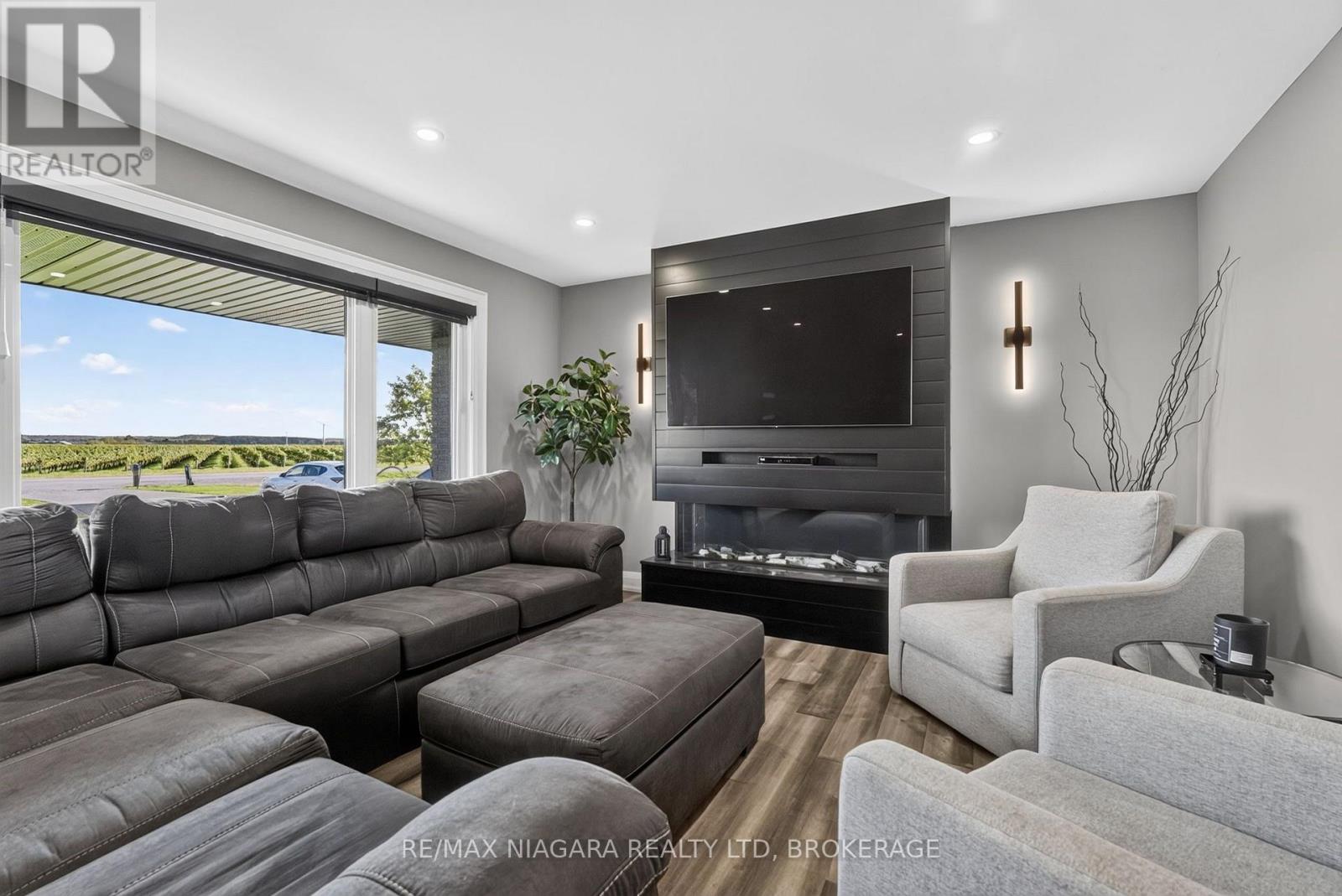 714 Carlton Street — photo 14
