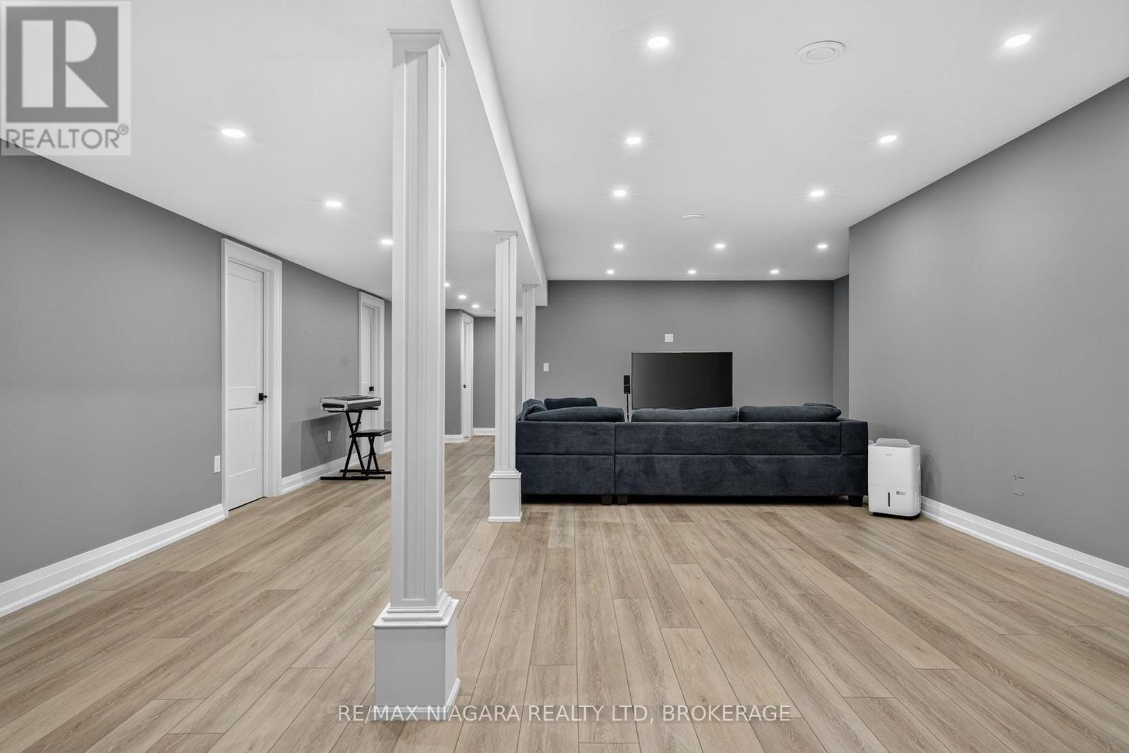714 Carlton Street — photo 31