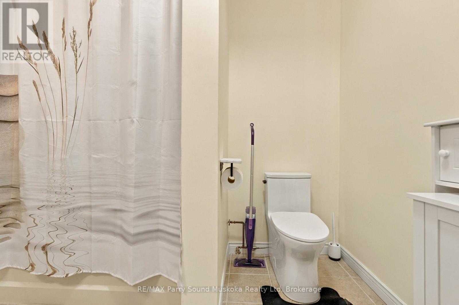 5 MAPLEWOOD DRIVE - 32