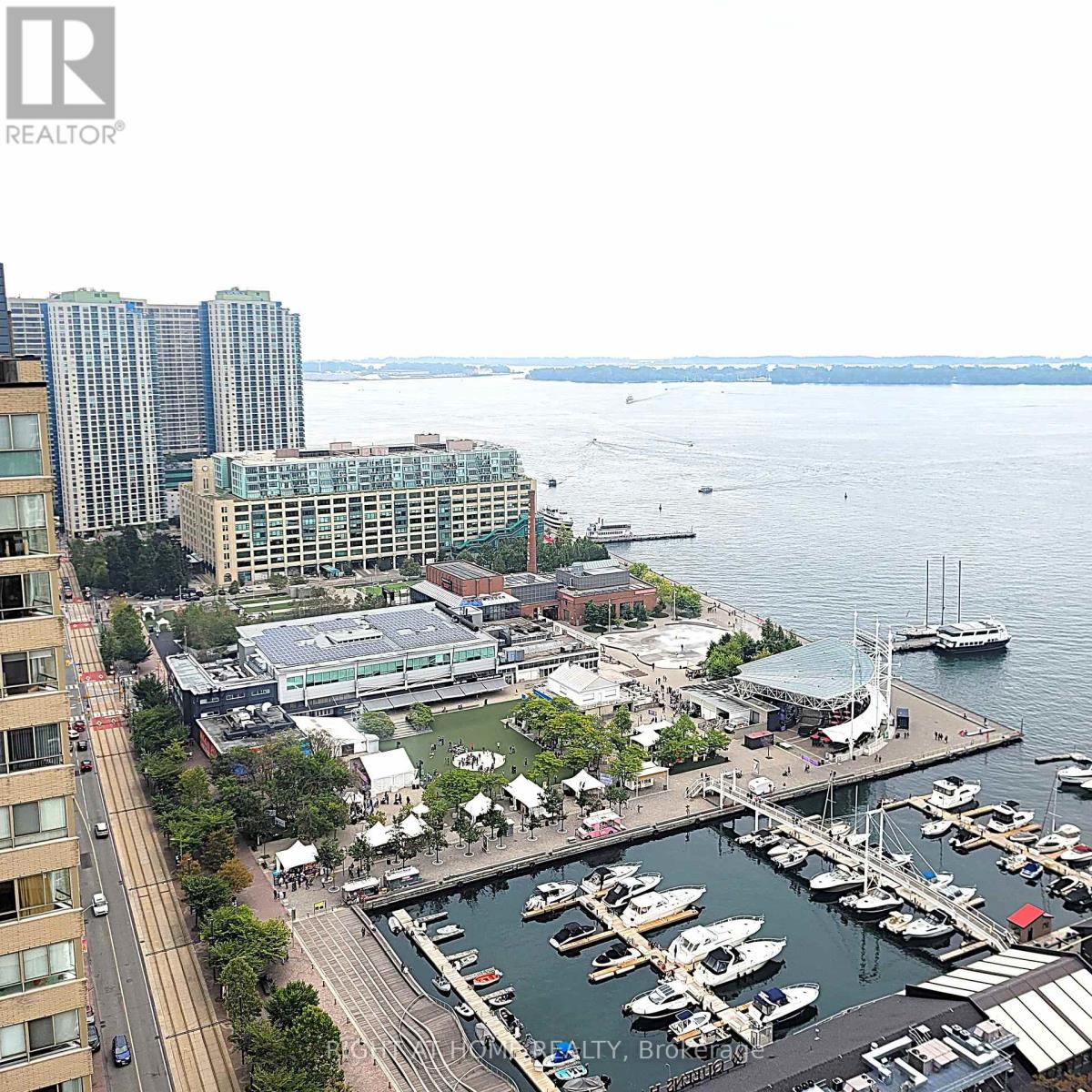 270 Queens Quay West — photo 13