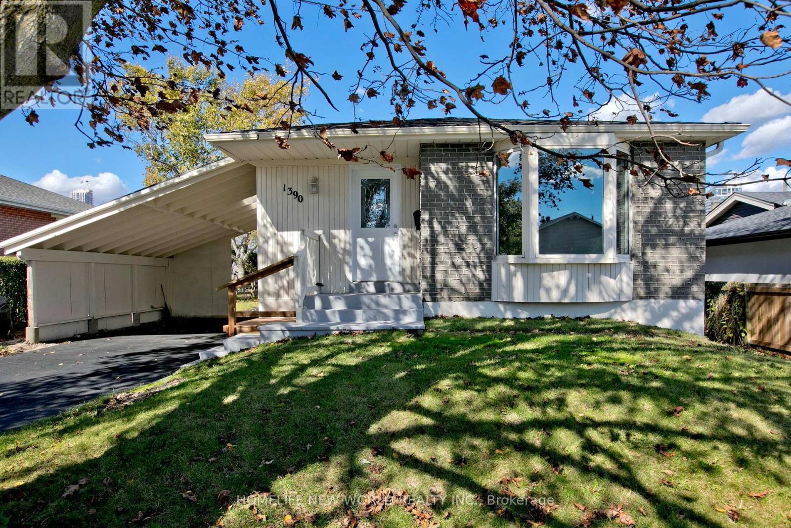 1390 Garvolin Avenue, Pickering, ON photo 1