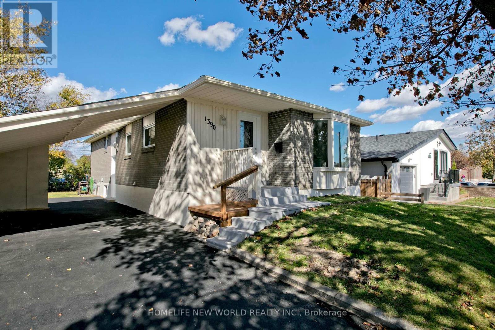1390 Garvolin Avenue, Pickering, ON photo 2