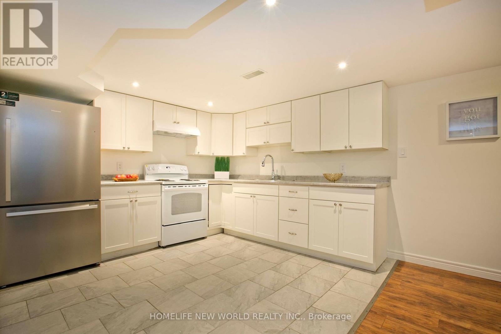 1390 Garvolin Avenue, Pickering, ON photo 21