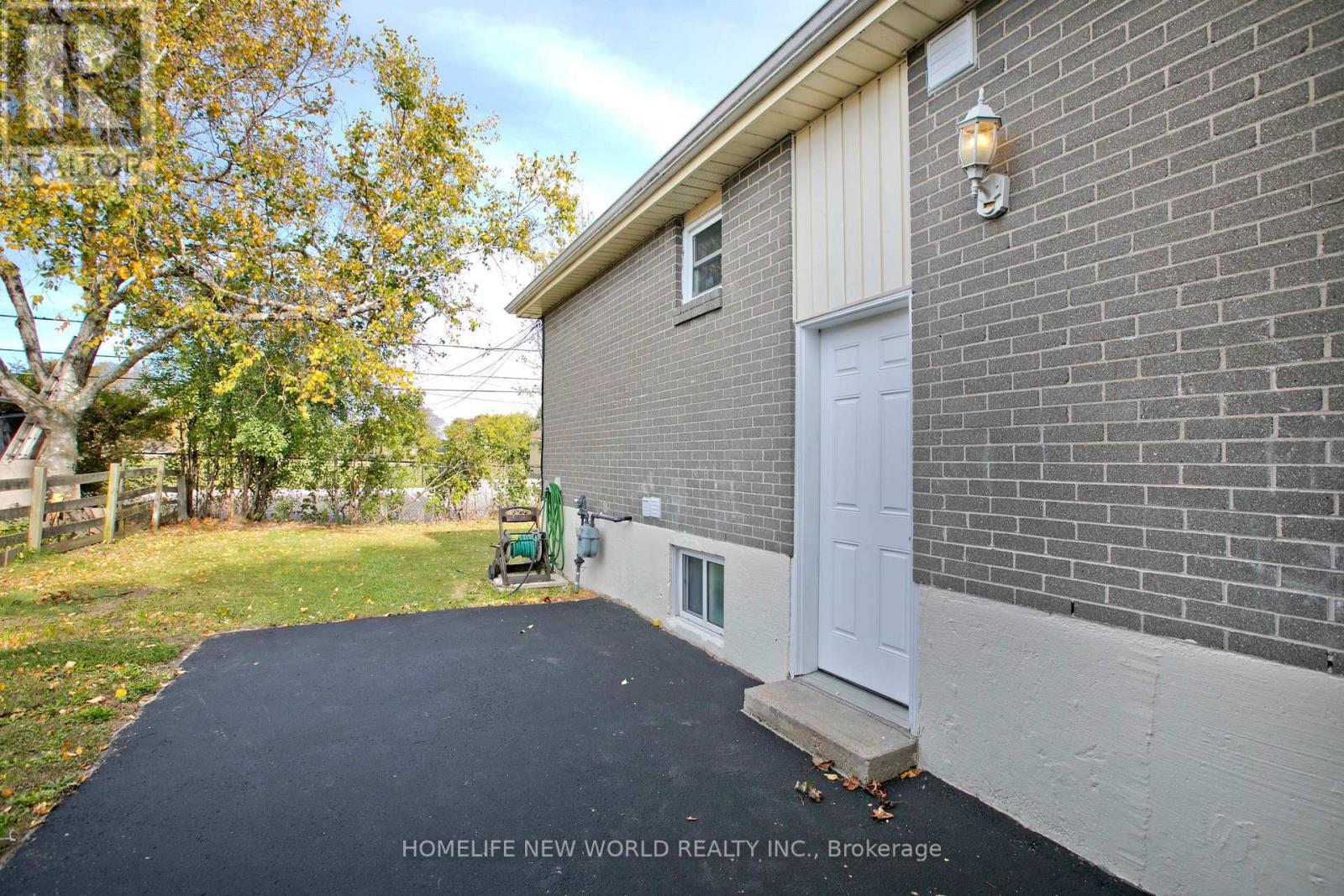 1390 Garvolin Avenue, Pickering, ON photo 29