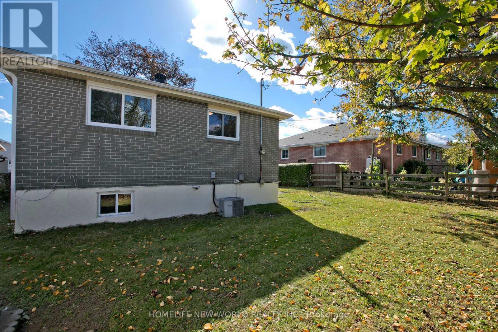 1390 Garvolin Avenue, Pickering, ON photo 31