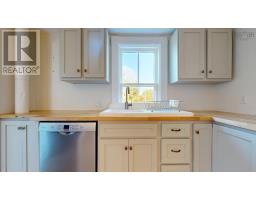 Laundry room - 120 Old Port Mouton Road, Liverpool, NS B0T1K0 Photo 12