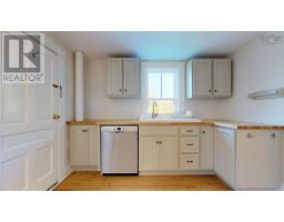 2pc Bathroom - 120 Old Port Mouton Road, Liverpool, NS B0T1K0 Photo 11