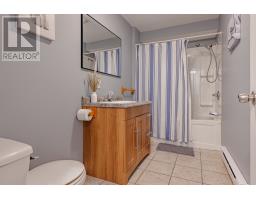 14 Warren Drive thumbnail 16