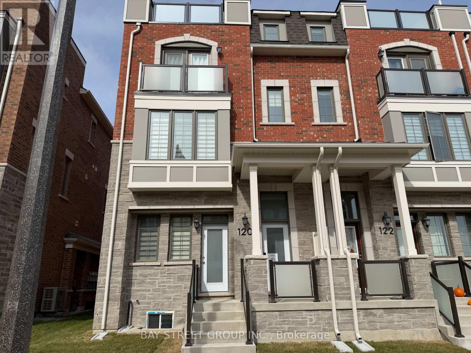 120 Avani Avenue