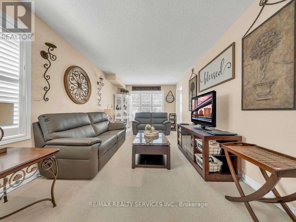 58 Sunny Glen Crescent, Brampton, ON photo 11