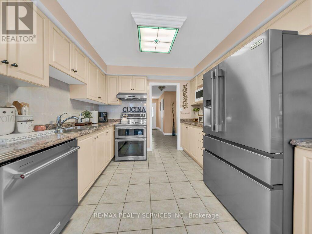 58 Sunny Glen Crescent, Brampton, ON photo 15