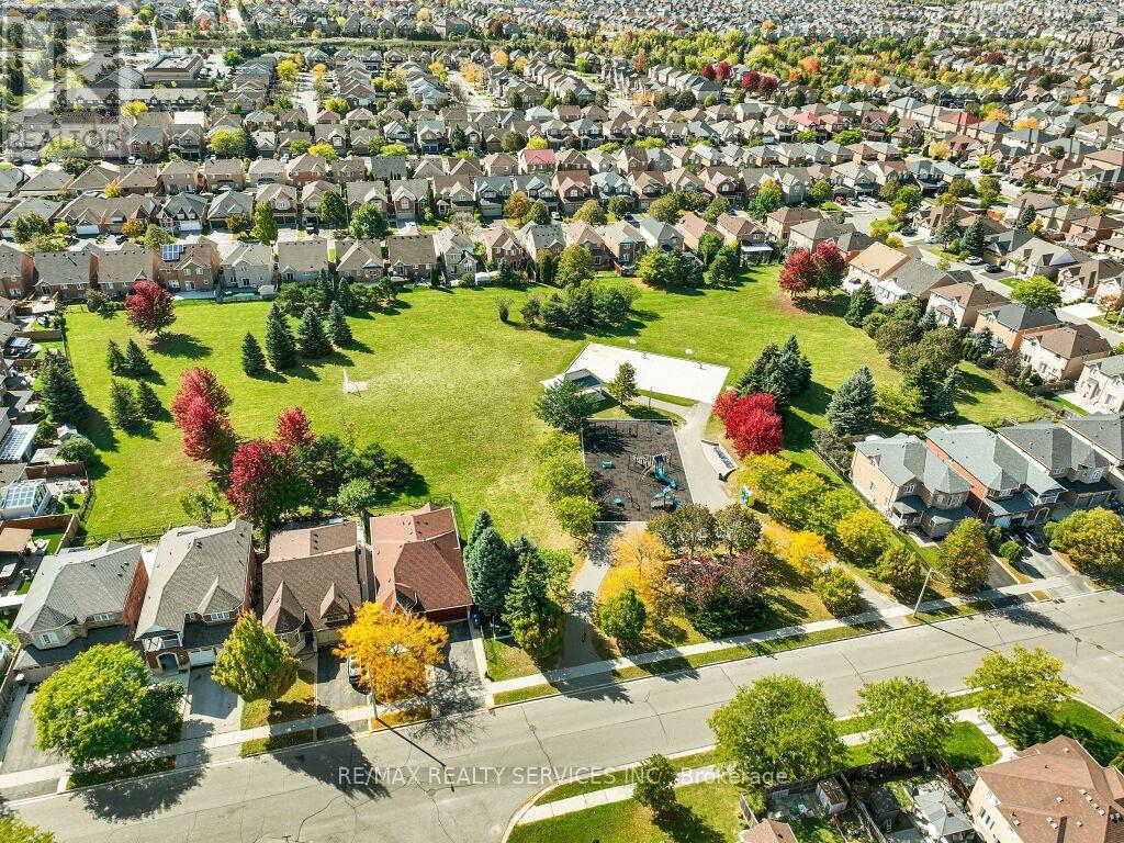 58 SUNNY GLEN CRESCENT - 37