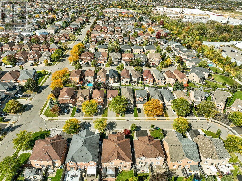 58 SUNNY GLEN CRESCENT - 40