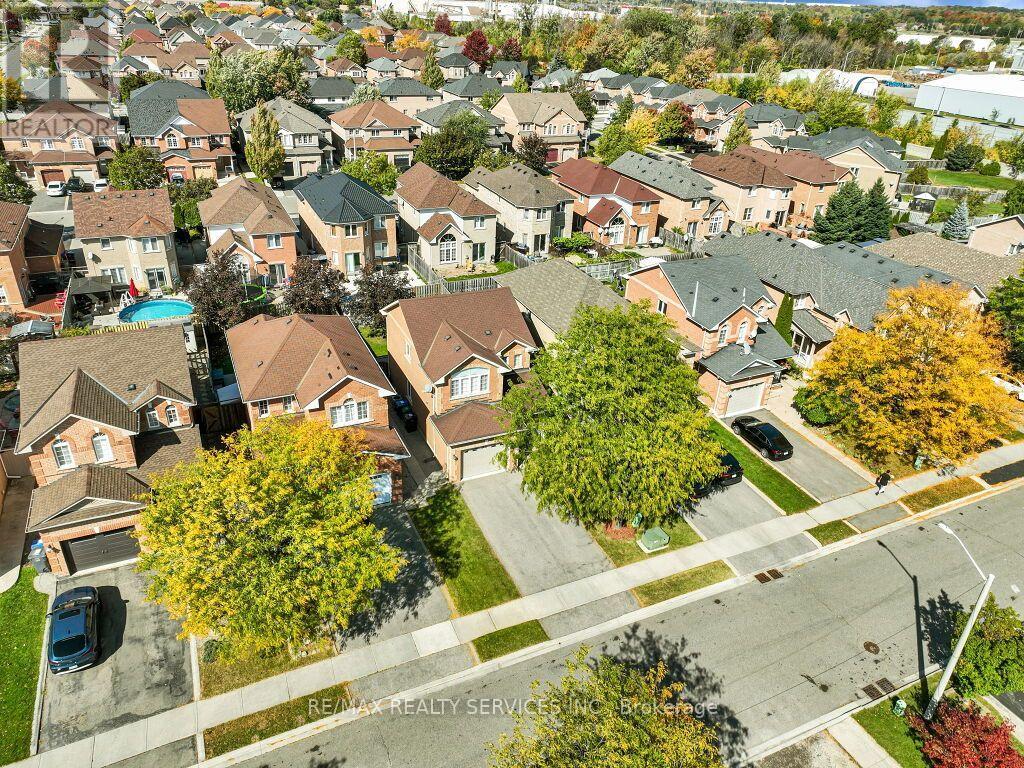 58 Sunny Glen Crescent, Brampton, ON photo 5