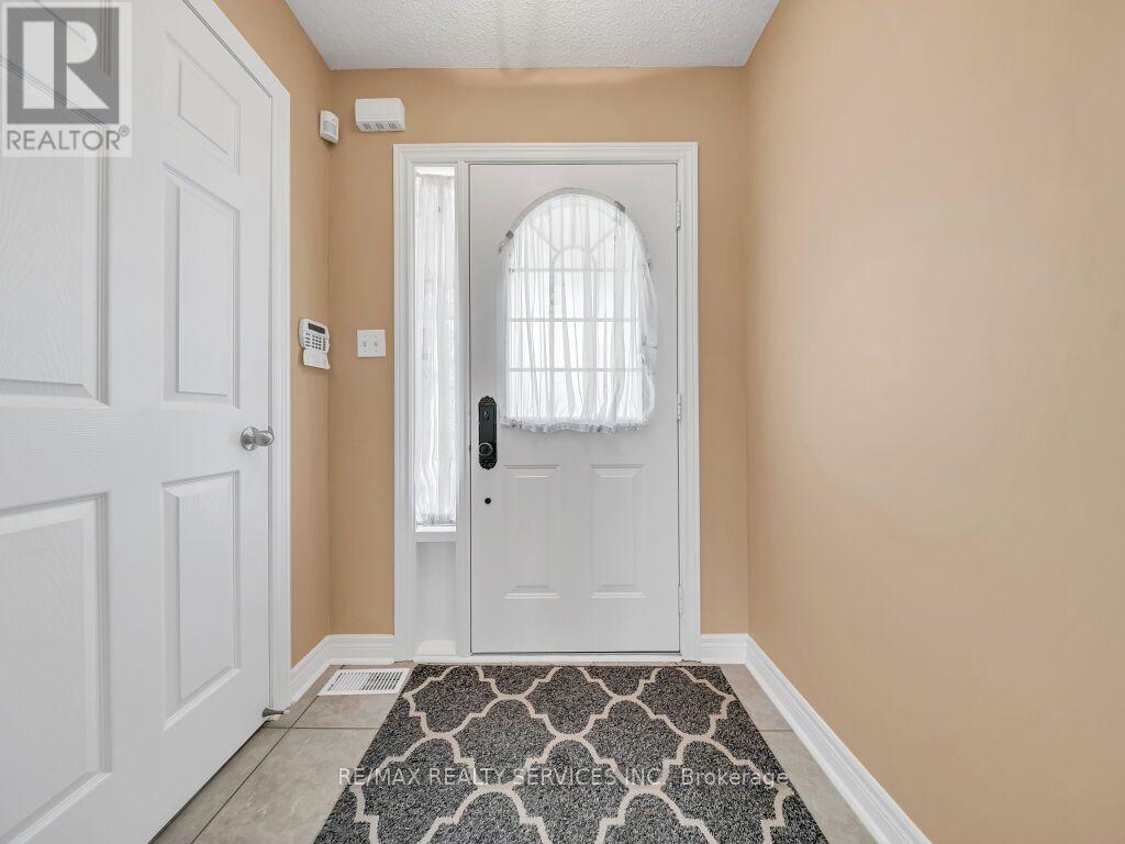 58 Sunny Glen Crescent, Brampton, ON photo 7