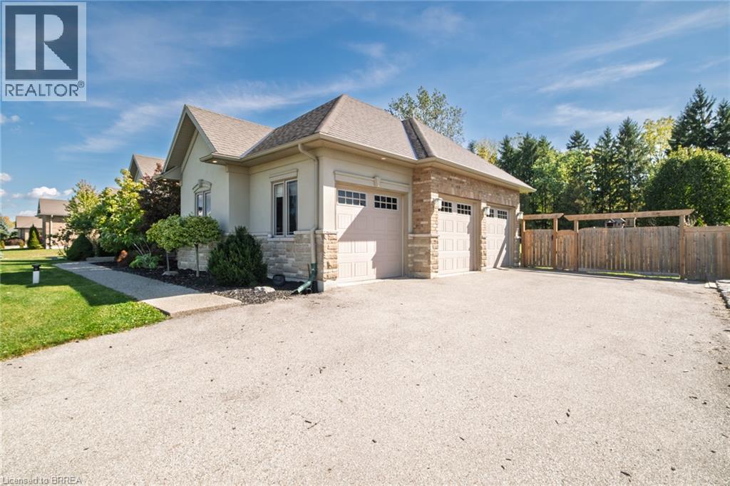 24 WINGROVE WOODS, Brantford — photo 3