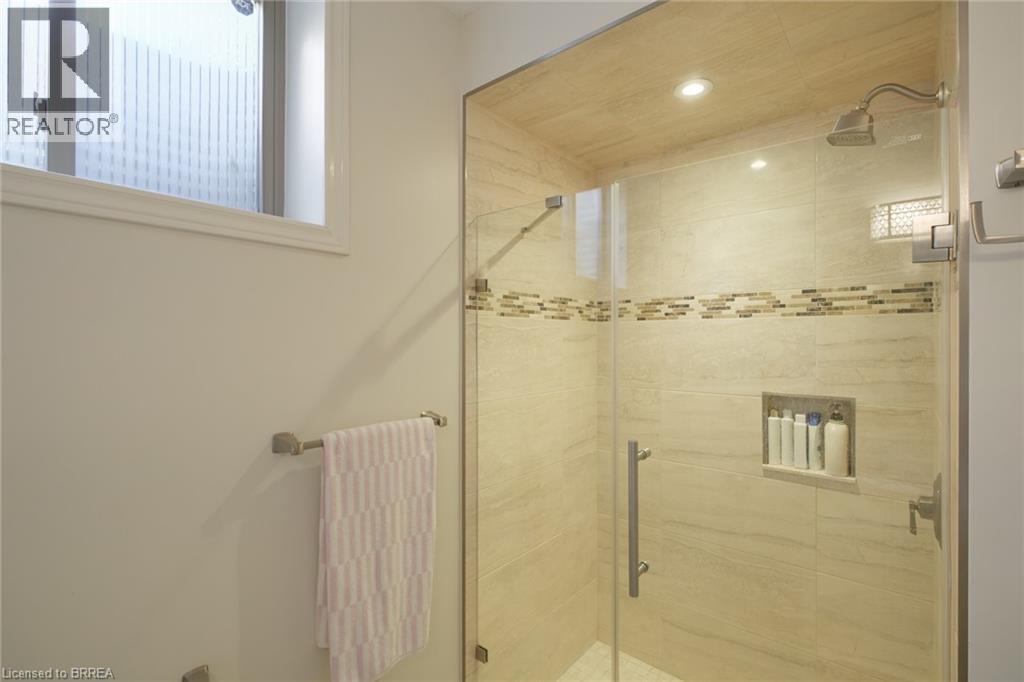 24 Wingrove Woods — photo 40