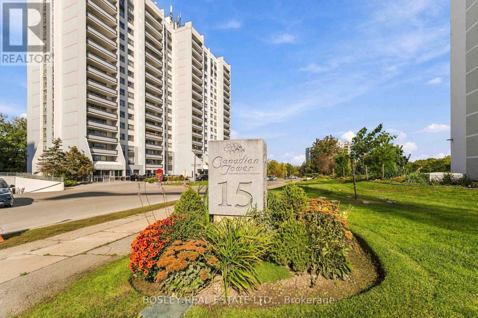 15 Towering Heights Boulevard