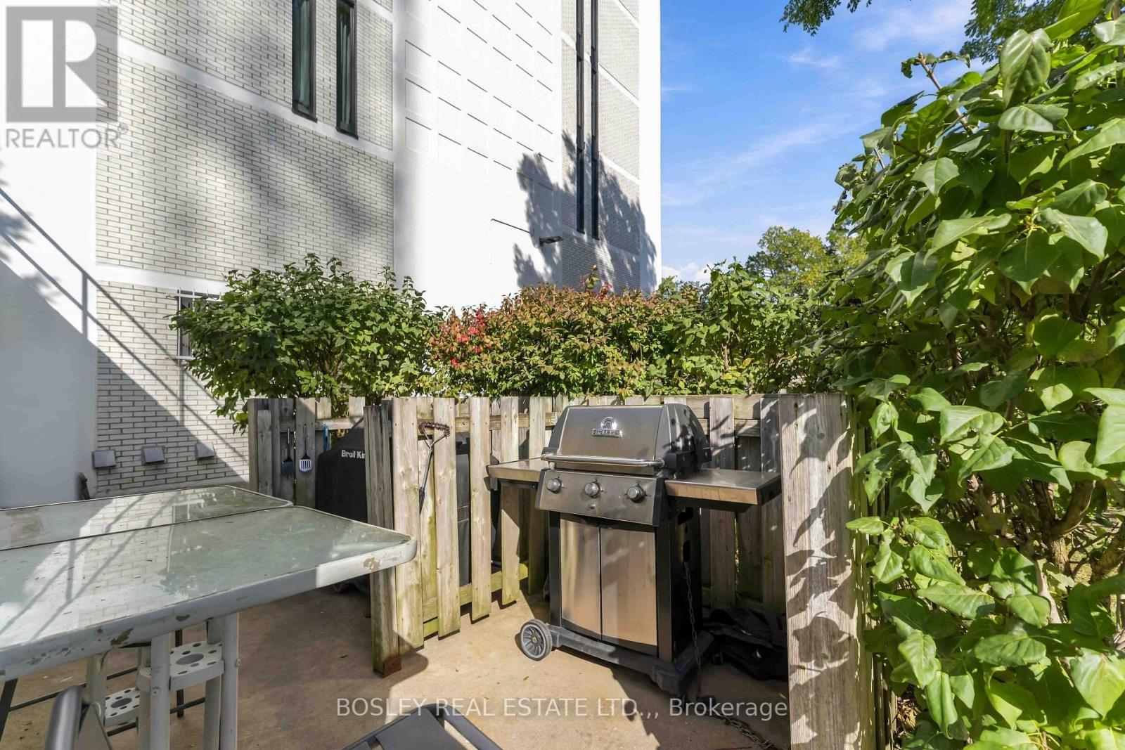 15 Towering Heights Boulevard — photo 35