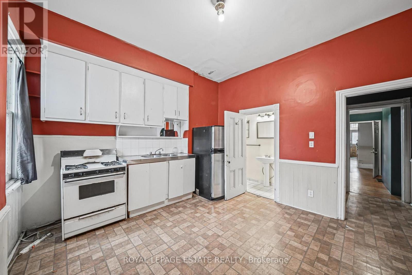 110 Baldwin Street, Toronto, ON photo 18