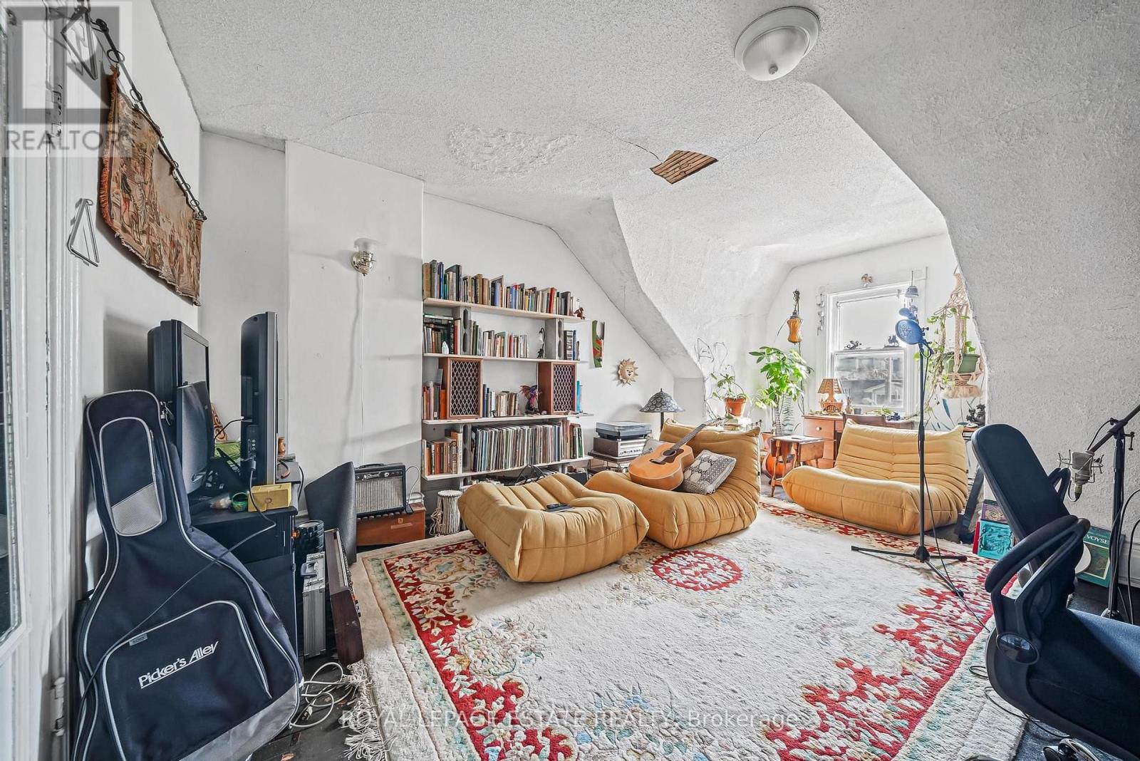 110-112 Baldwin Street, Toronto, ON photo 19