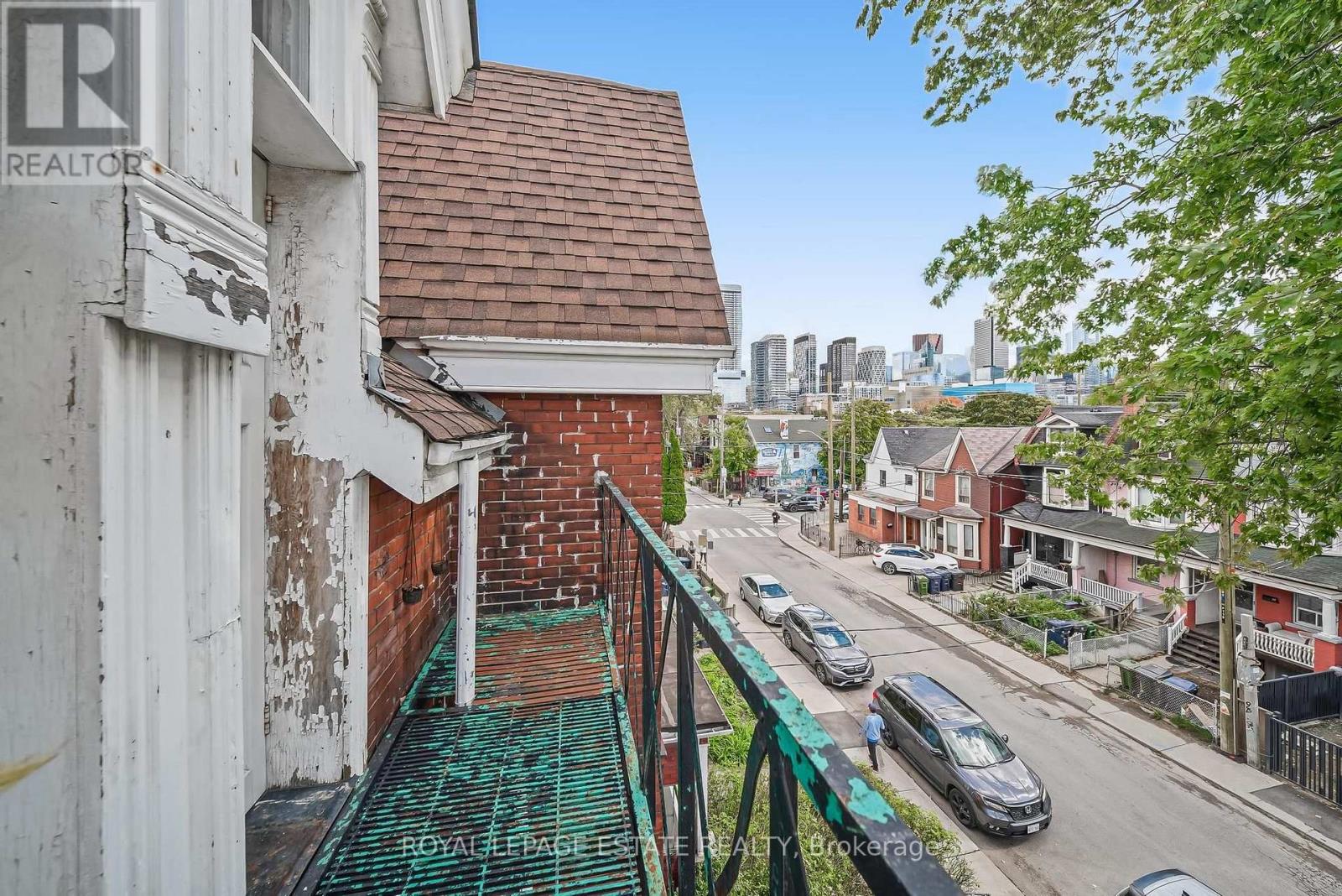 110-112 Baldwin Street, Toronto, ON photo 25