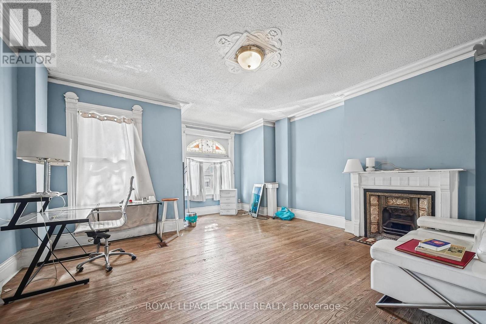 110-112 Baldwin Street, Toronto, ON photo 32