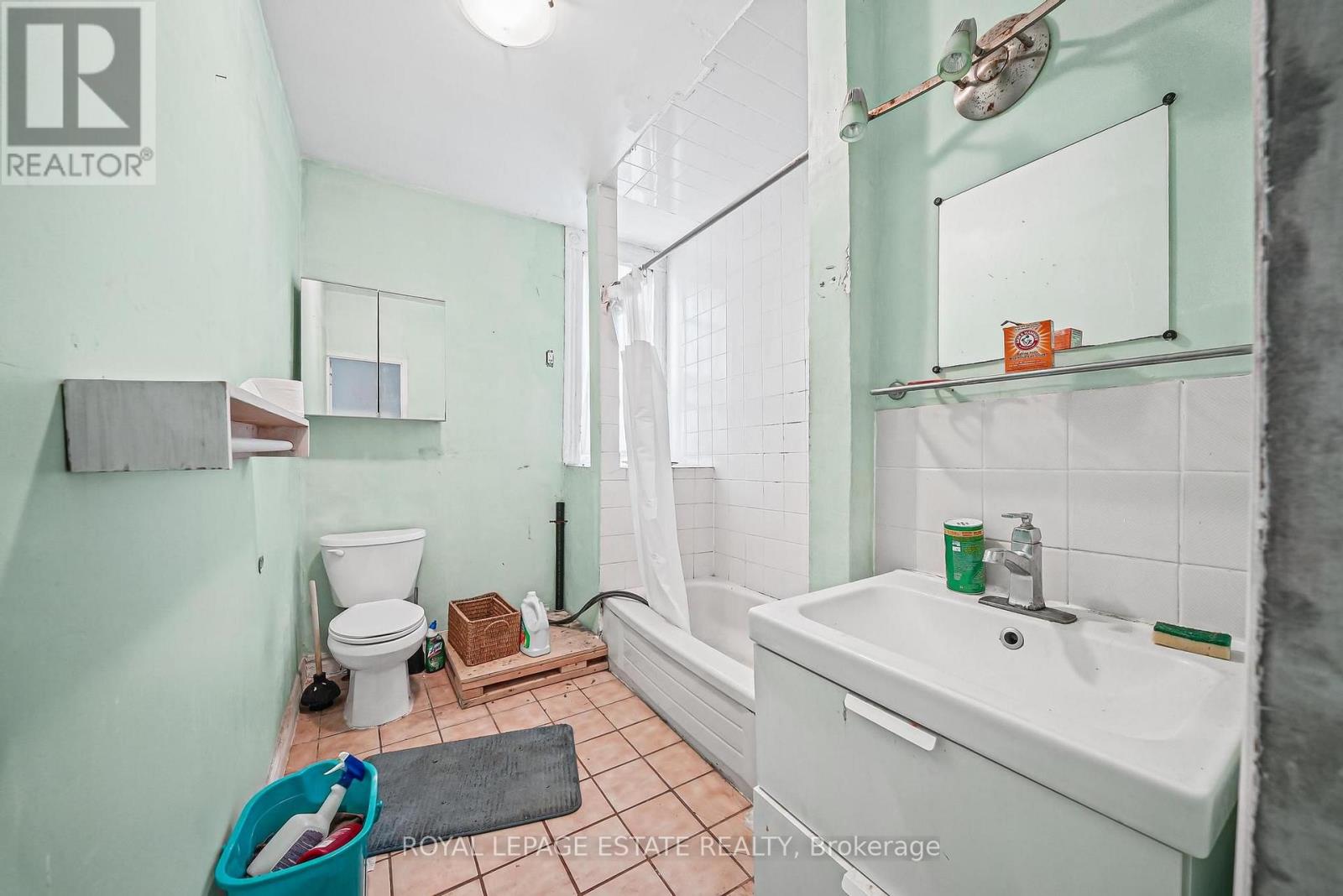 110-112 Baldwin Street, Toronto, ON photo 36