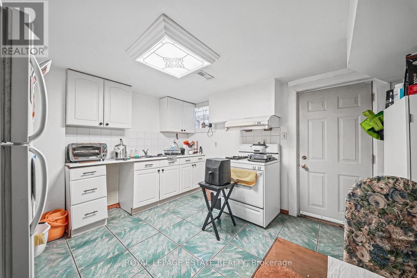 110-112 Baldwin Street, Toronto, ON photo 43