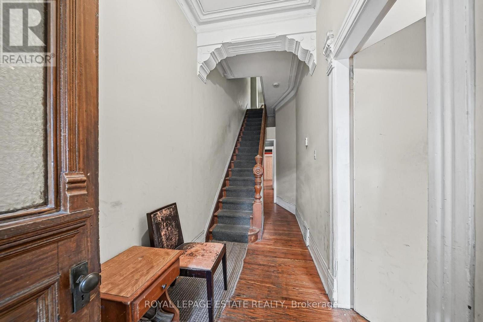 110-112 Baldwin Street, Toronto, ON photo 8