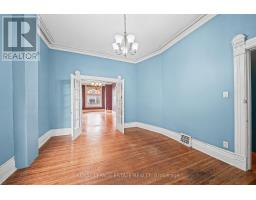 Kitchen - 110-112 Baldwin Street, Toronto, ON M5T1L6 Photo 10