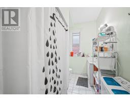 Kitchen - 110-112 Baldwin Street, Toronto, ON M5T1L6 Photo 18
