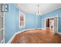 Bedroom - 110-112 Baldwin Street, Toronto, ON M5T1L6 Photo 9