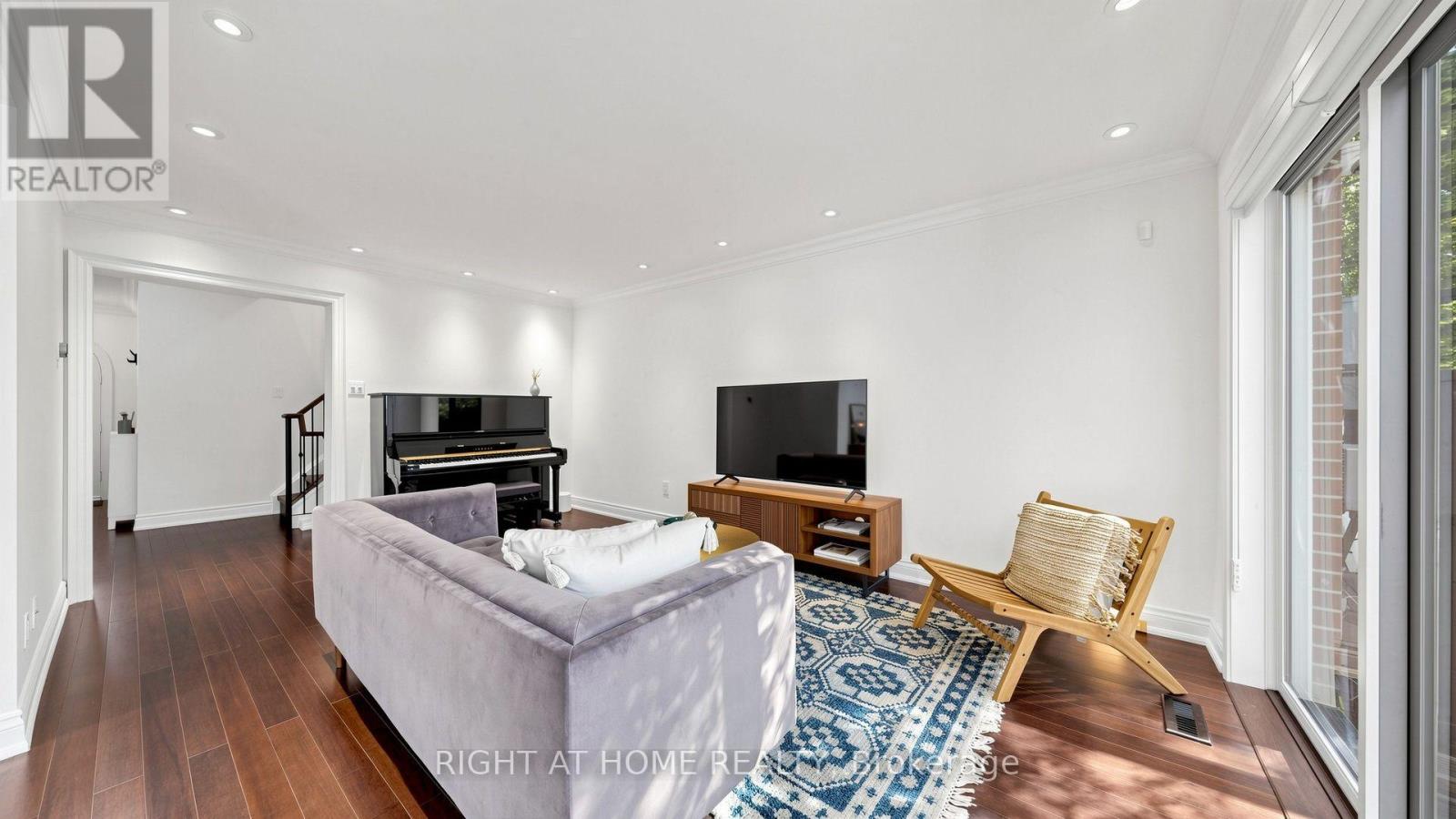 40 Snowshoe Mill Way, Toronto, ON photo 6