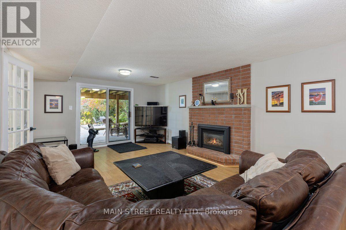 22 MCCLENNY DRIVE N - 33